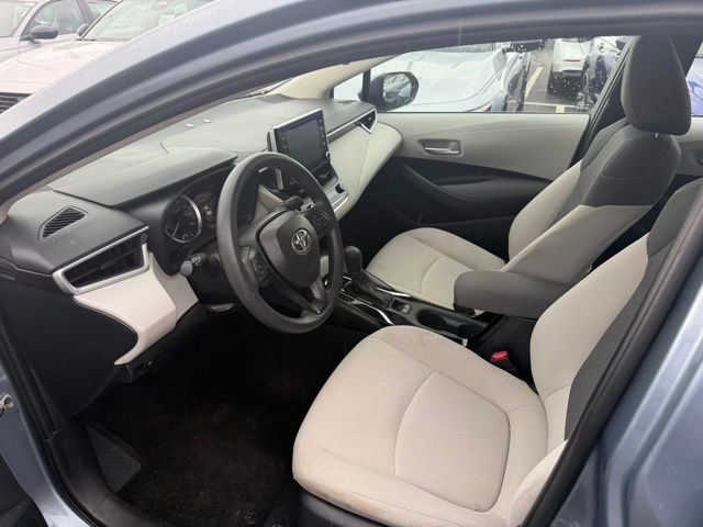 Used 2021 Toyota Corolla LE image 3