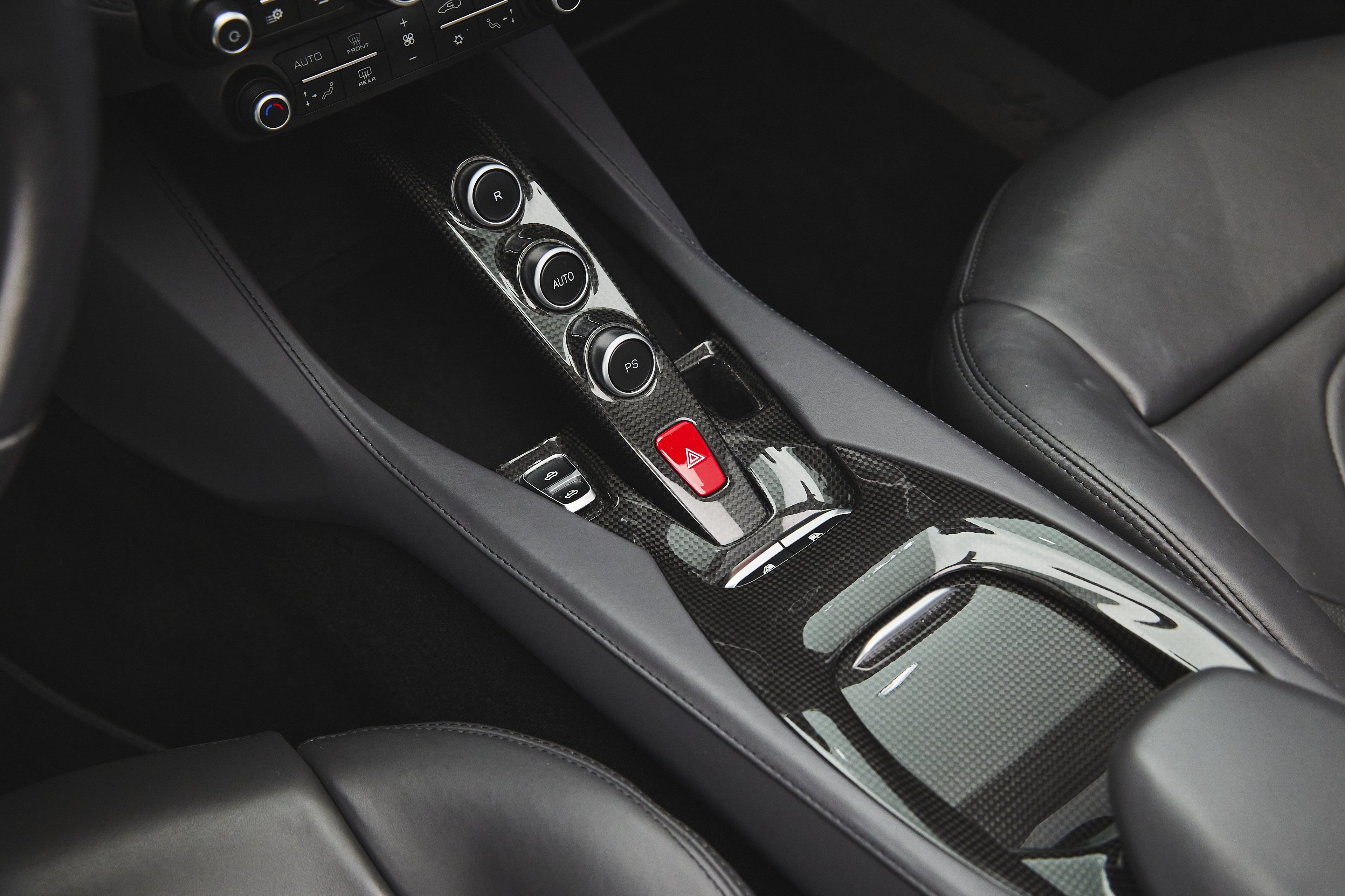 Used 2019 Ferrari Portofino RWD image 24