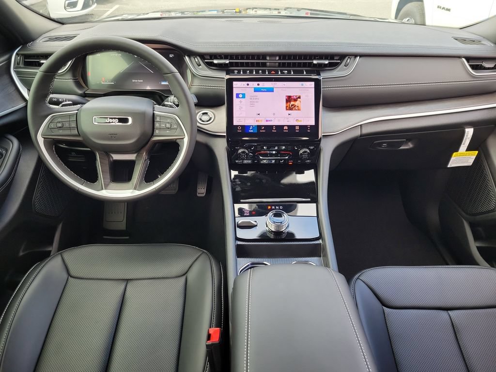New 2025 Jeep Grand Cherokee L Limited w/ Luxury Tech Group II AWD/4WD image 13