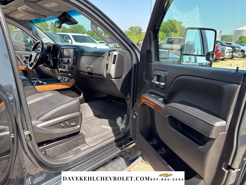 Used 2018 Chevrolet Silverado 2500 High Country w/ Duramax Plus Package AWD/4WD image 28