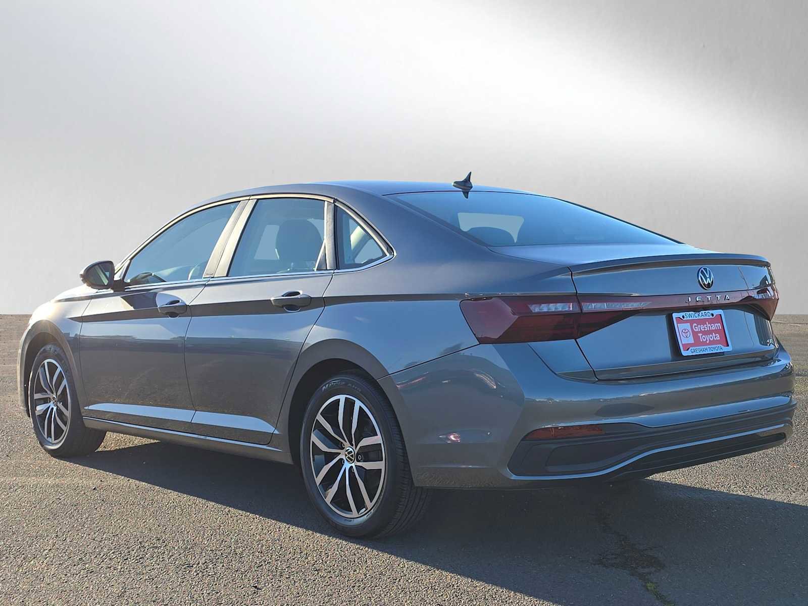 Used 2025 Volkswagen Jetta SE image 6