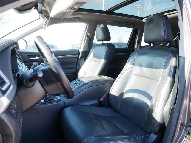 Used 2018 Toyota Highlander Limited Platinum image 15