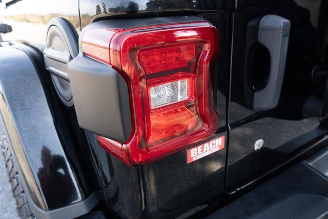 Used 2018 Jeep Wrangler Unlimited Rubicon w/ Dual Top Group image 38