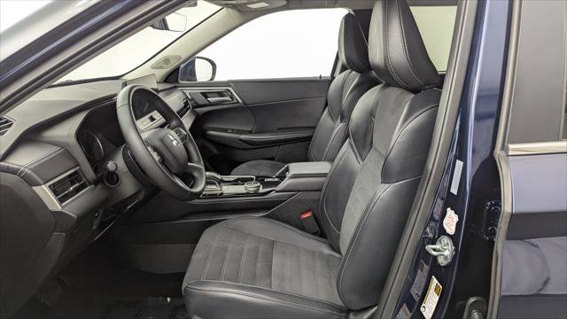 Used 2025 Mitsubishi Outlander SE image 14