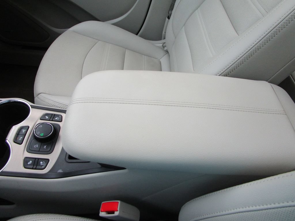 Used 2024 GMC Terrain Denali w/ Denali Premium Package AWD/4WD image 46