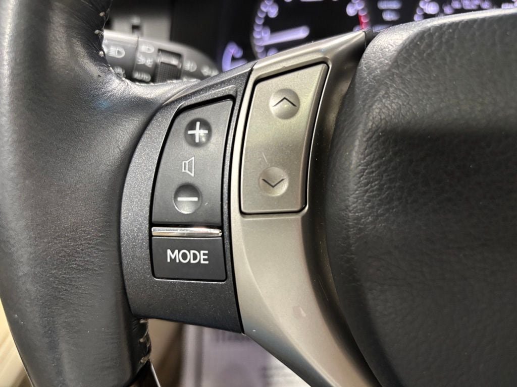 Used 2014 Lexus ES 350 w/ Luxury Package FWD image 19
