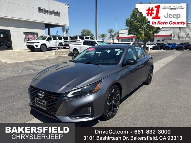 Used 2024 Nissan Altima 2.5 SR FWD image 1