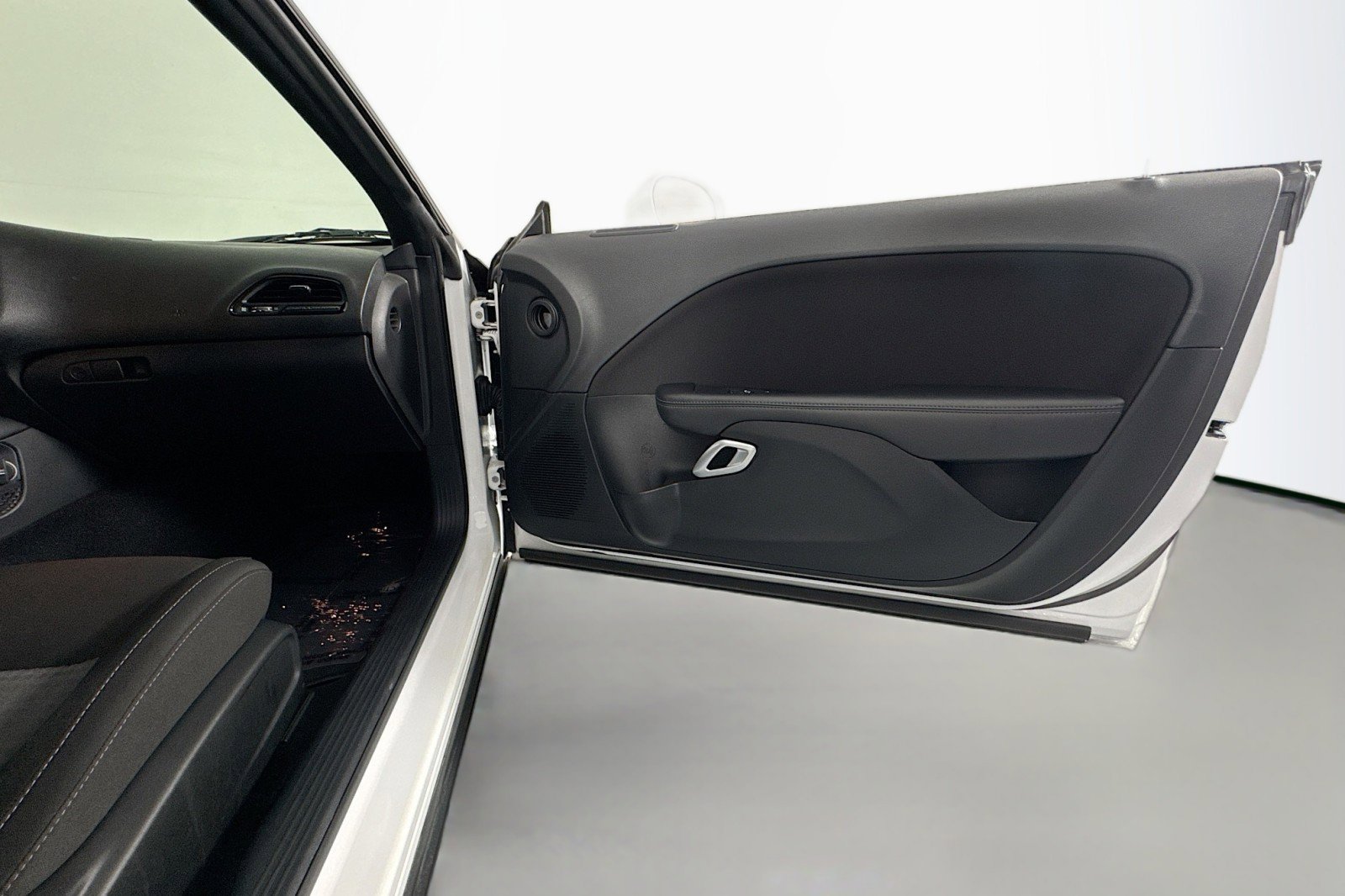 Used 2022 Dodge Challenger GT image 22