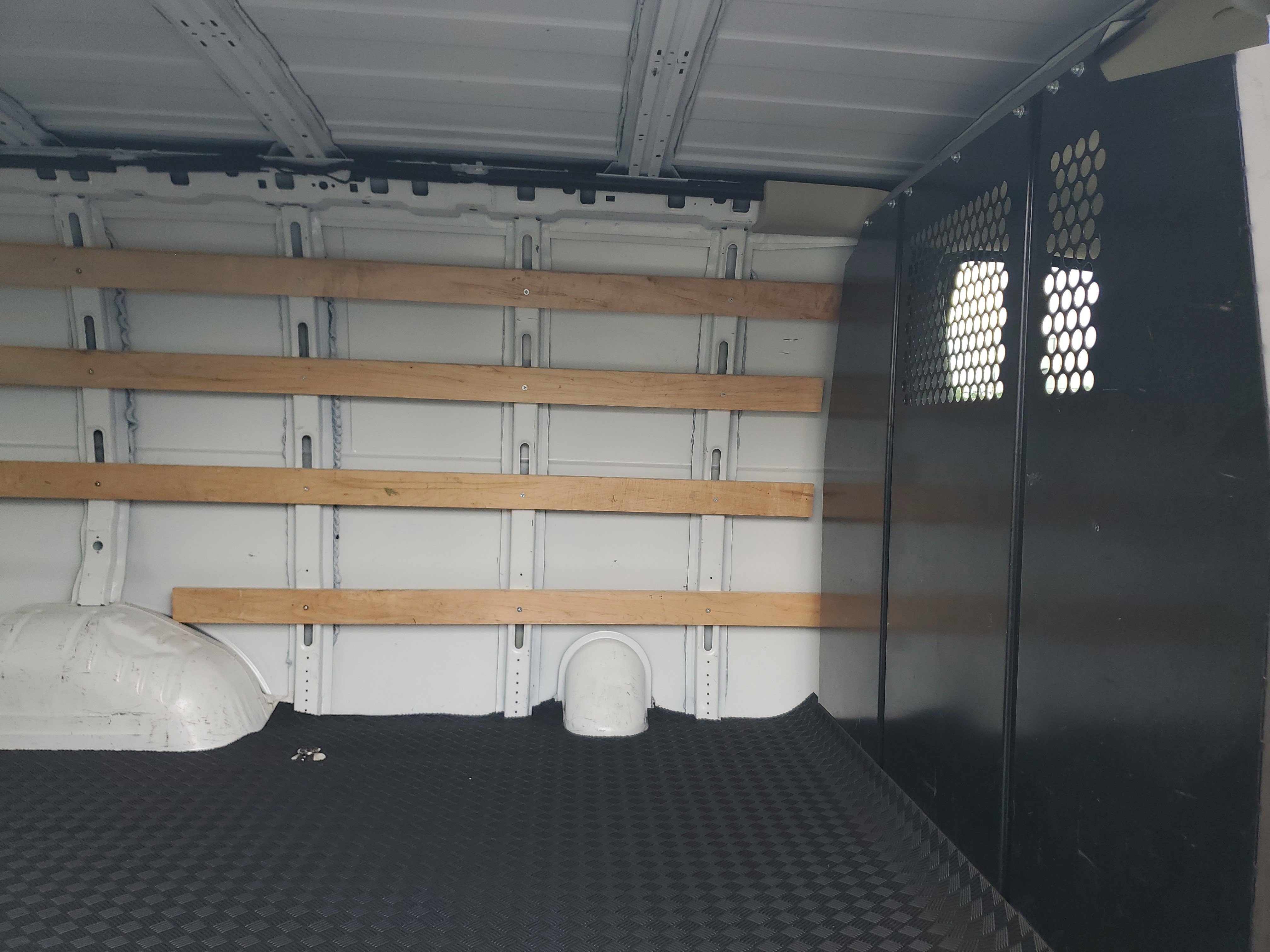 Used 2023 GMC Savana 2500 w/ Driver Convenience Package image 12