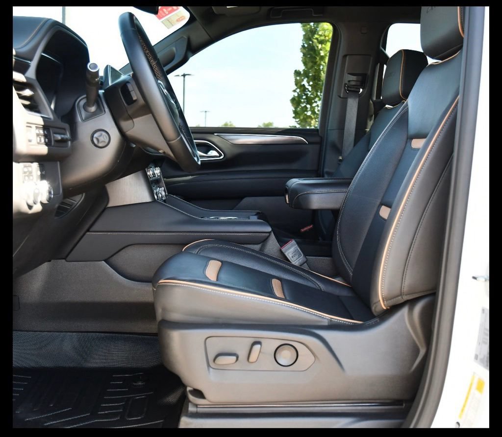 Used 2024 GMC Yukon AT4 w/ AT4 Premium Package AWD/4WD image 18