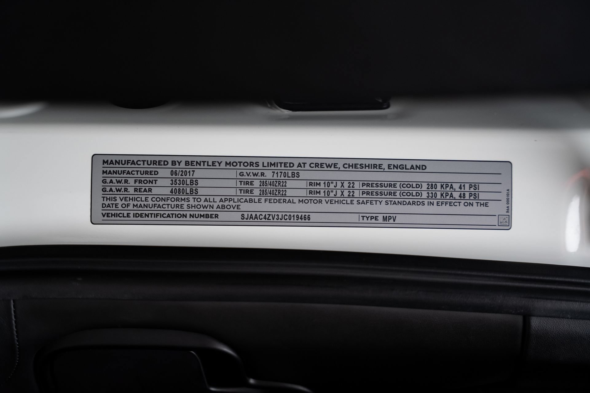Used 2018 Bentley Bentayga AWD/4WD image 56