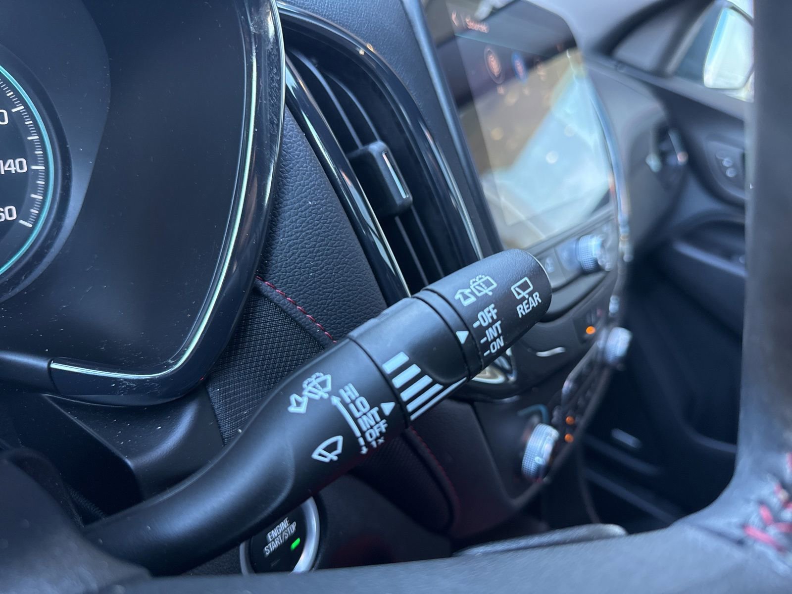 Used 2022 Chevrolet Equinox RS w/ RS Leather Package image 38