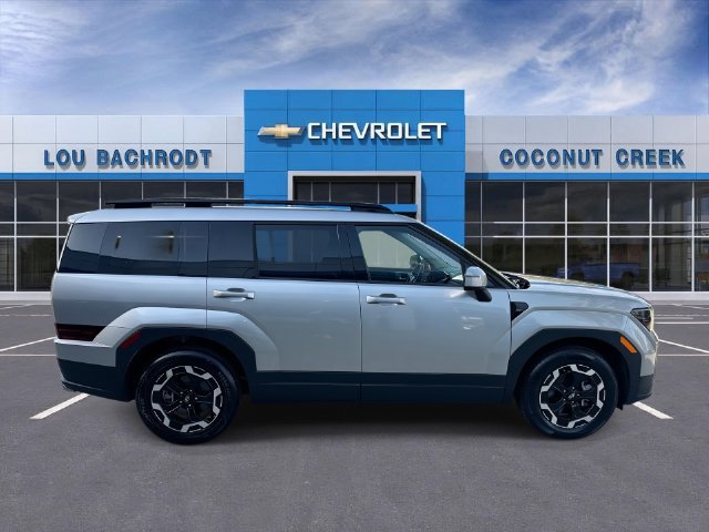 Used 2025 Hyundai Santa Fe SEL FWD image 9