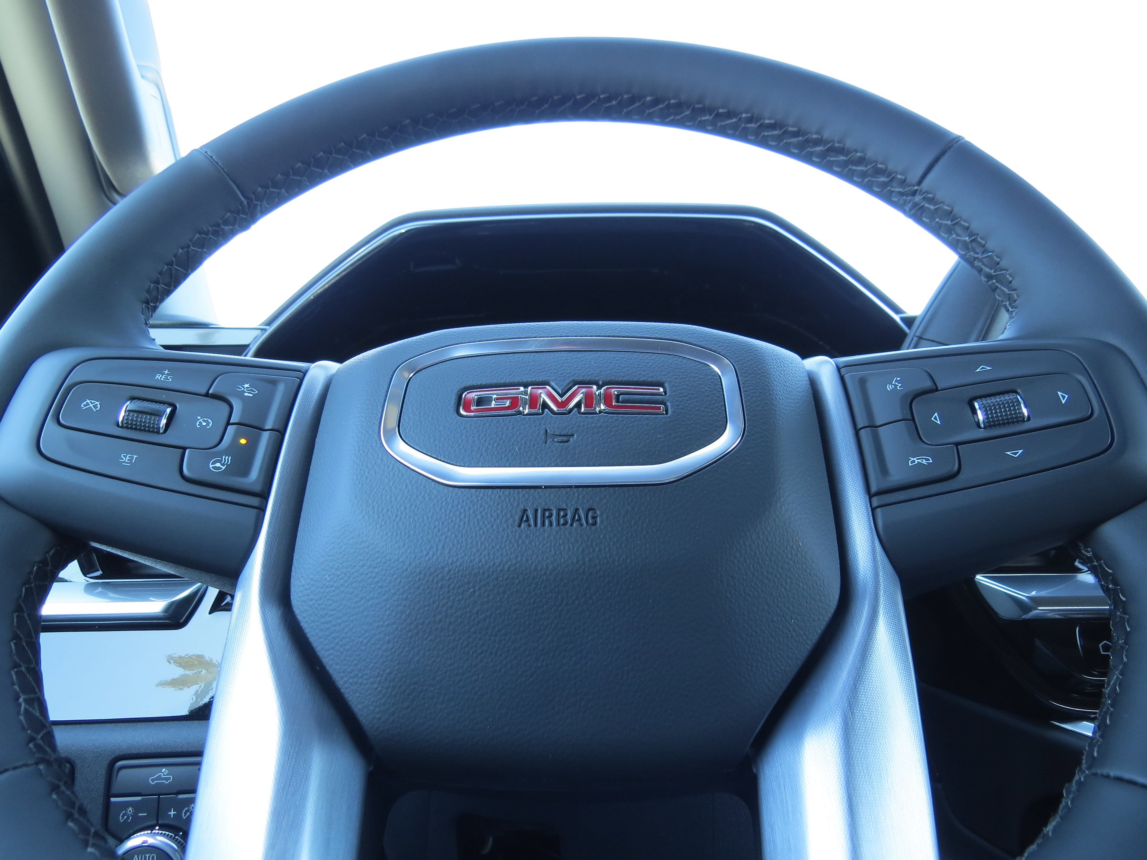 New 2026 GMC Sierra 1500 SLE image 18