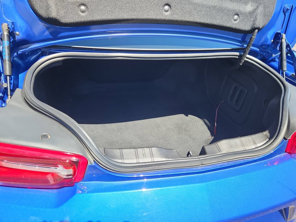 Used 2023 Chevrolet Camaro LT RWD image 11