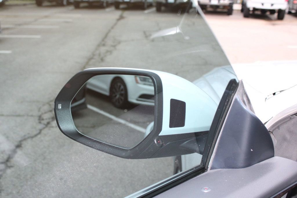 Used 2019 Audi Q8 Premium image 31