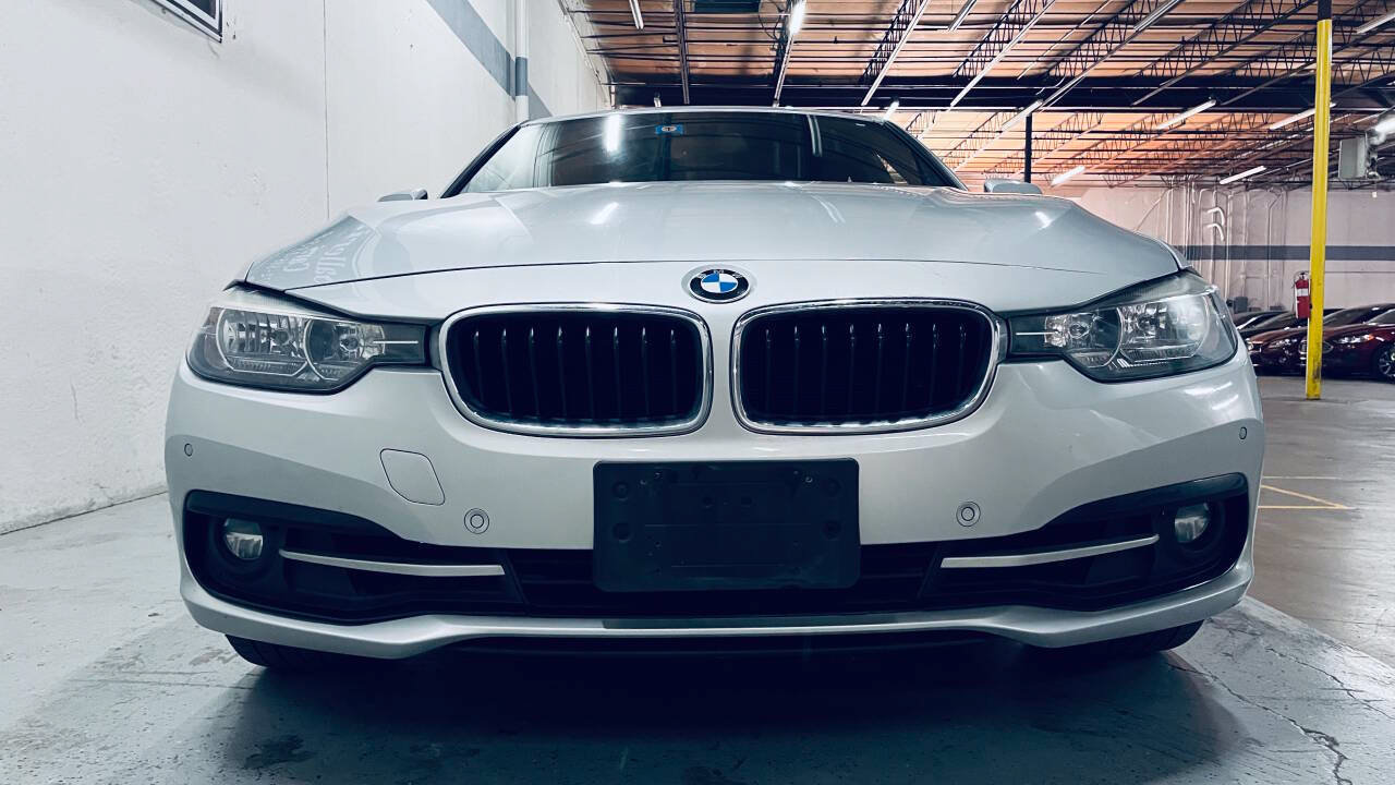 Used 2017 BMW 330i xDrive Sedan AWD/4WD image 12