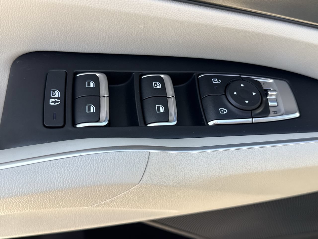 New 2026 Kia Sorento S w/ S Panoramic Sunroof Package FWD image 15