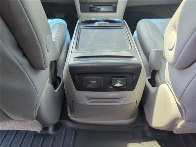 Used 2015 Toyota Sienna XLE Premium FWD image 24
