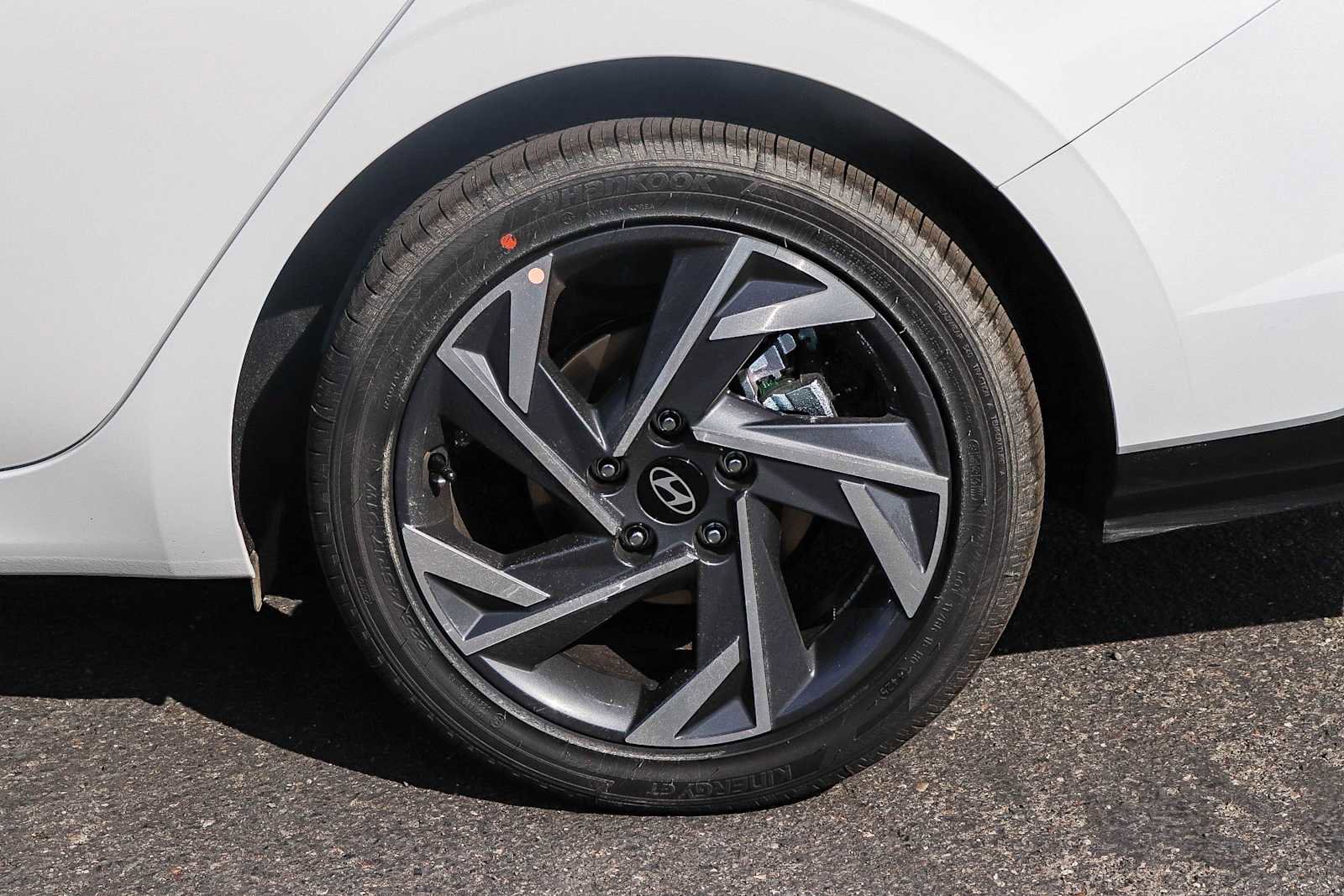 New 2026 Hyundai Elantra Limited FWD image 11
