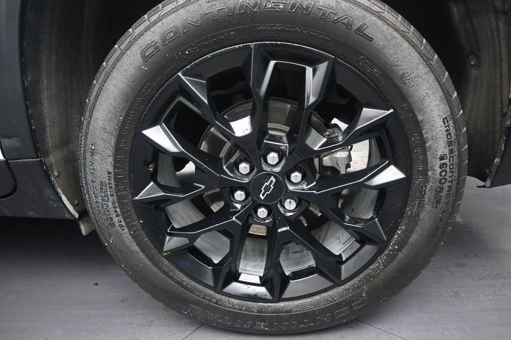 Used 2025 Chevrolet Traverse LT w/ Midnight/Sport Edition FWD image 10