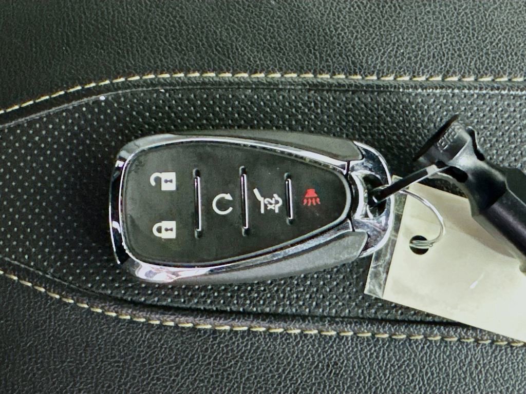 Used 2022 Chevrolet Traverse Premier image 39