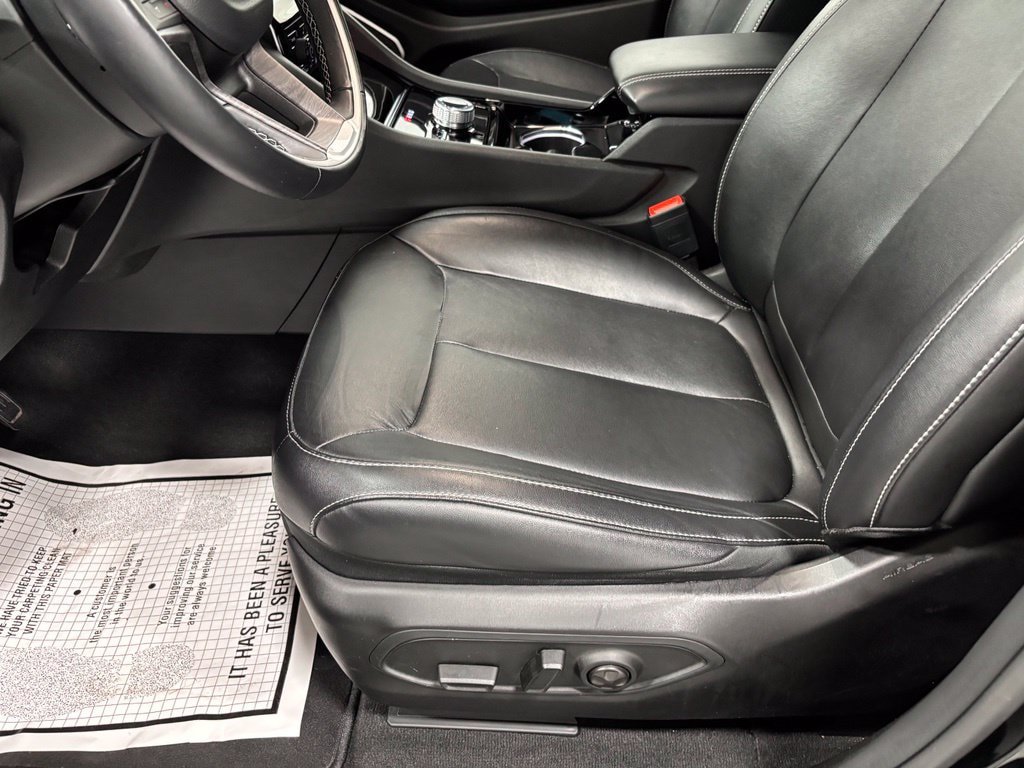 Used 2022 Jeep Grand Cherokee L Limited AWD/4WD image 13