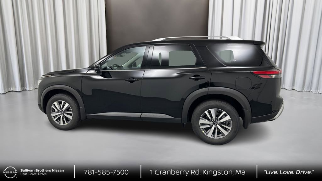 Certified 2024 Nissan Pathfinder SL w/ Black Appearance Package AWD/4WD image 8
