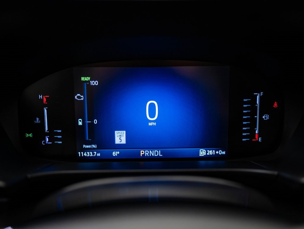 Used 2024 Ford Escape SE w/ Class II Trailer Tow Package image 29