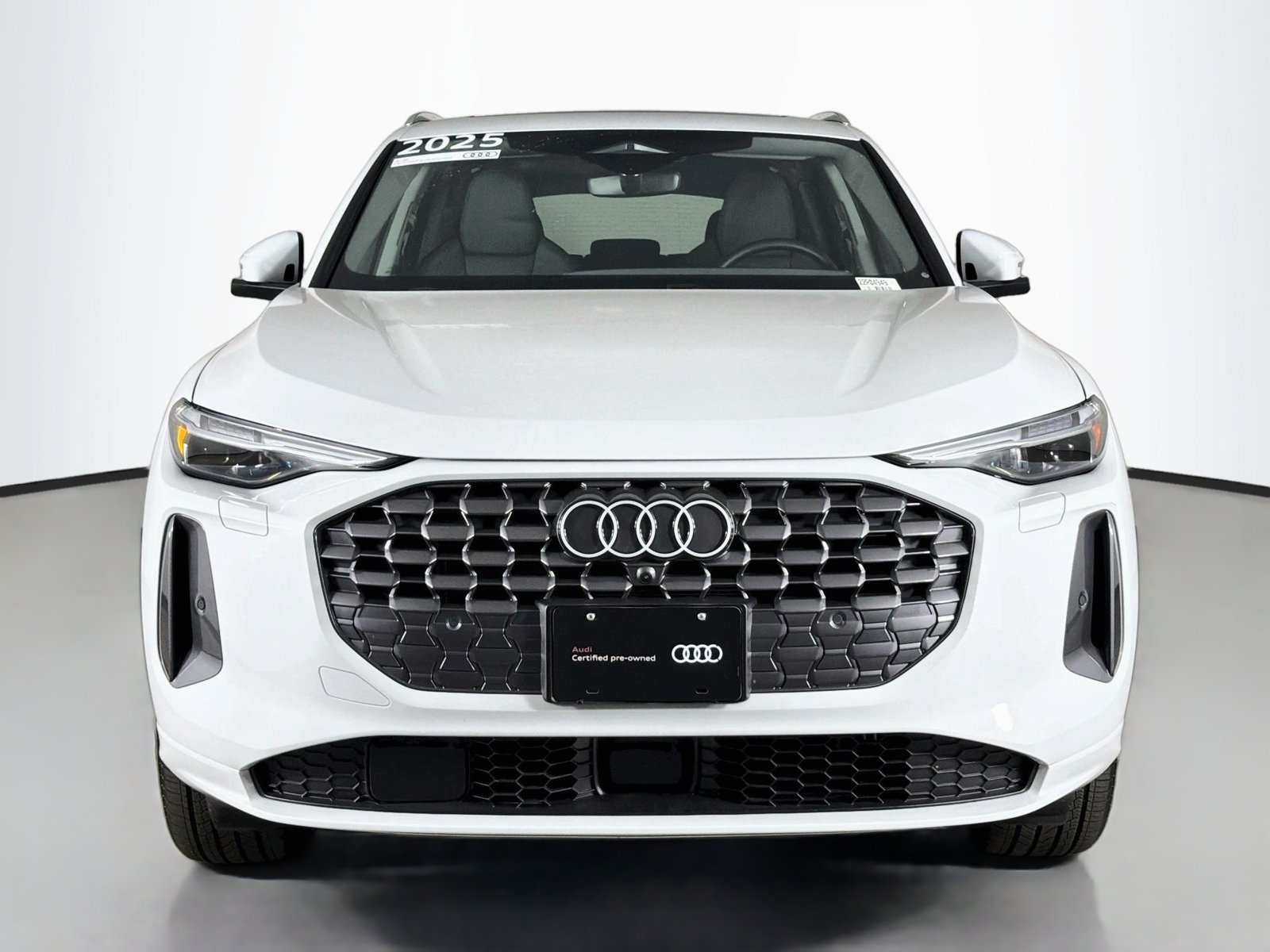 Certified 2025 Audi Q5 Premium AWD/4WD image 2