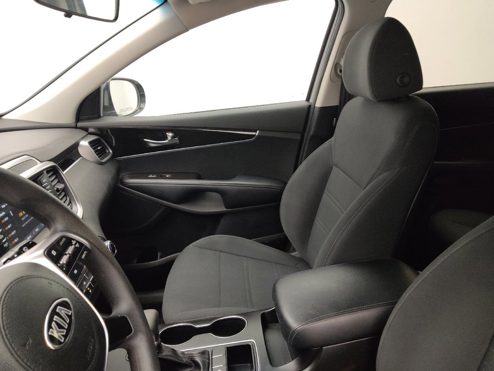 Used 2020 Kia Sorento LX image 17