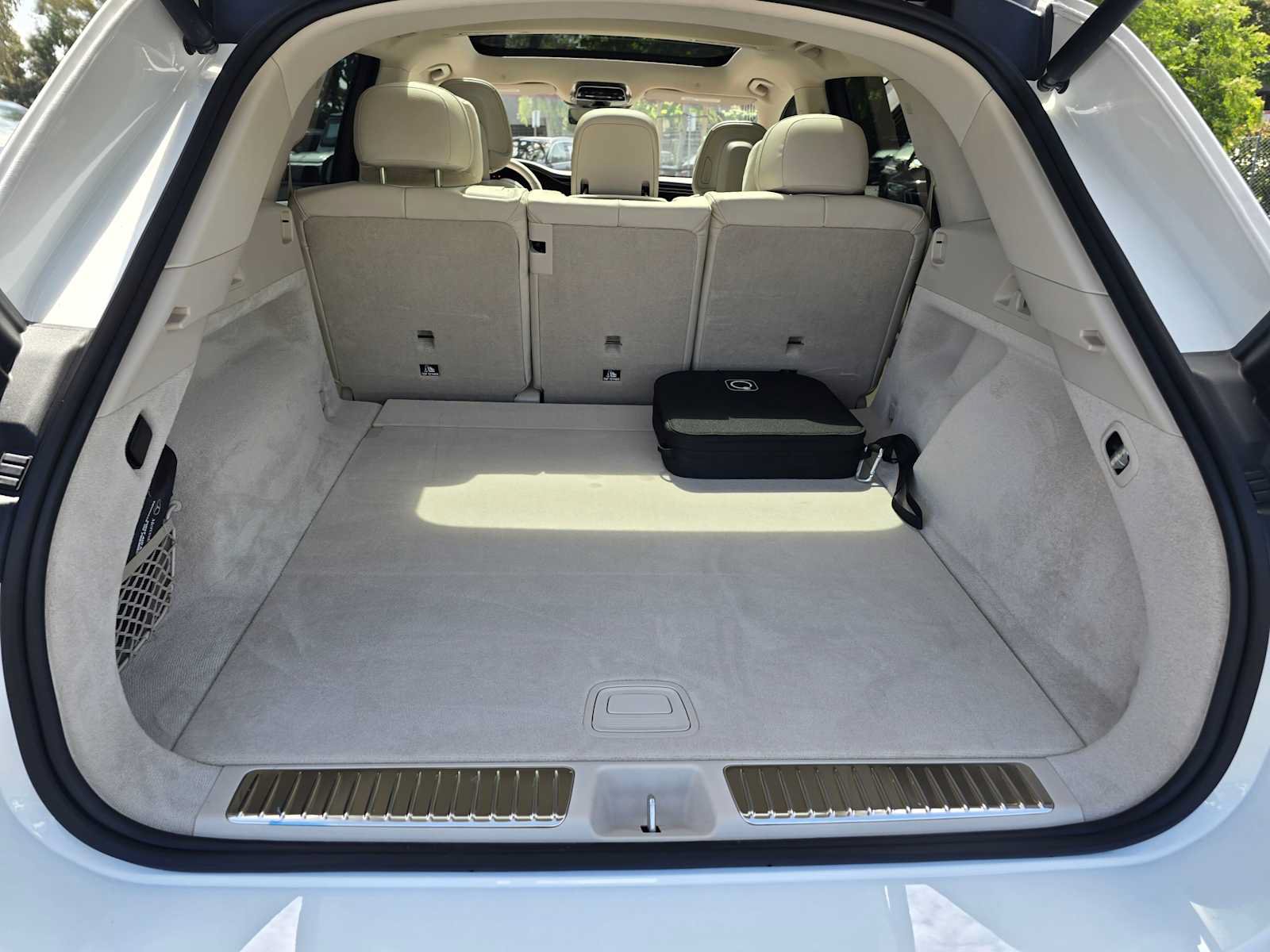 New 2026 Mercedes-Benz EQS 400 4MATIC SUV image 14
