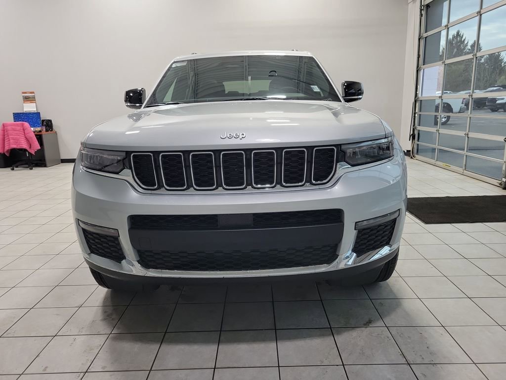 New 2025 Jeep Grand Cherokee L Limited w/ Trailer Tow Package image 3