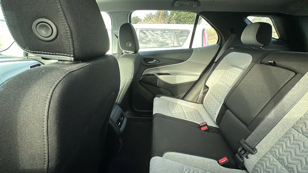 Used 2022 Chevrolet Equinox LT FWD image 4