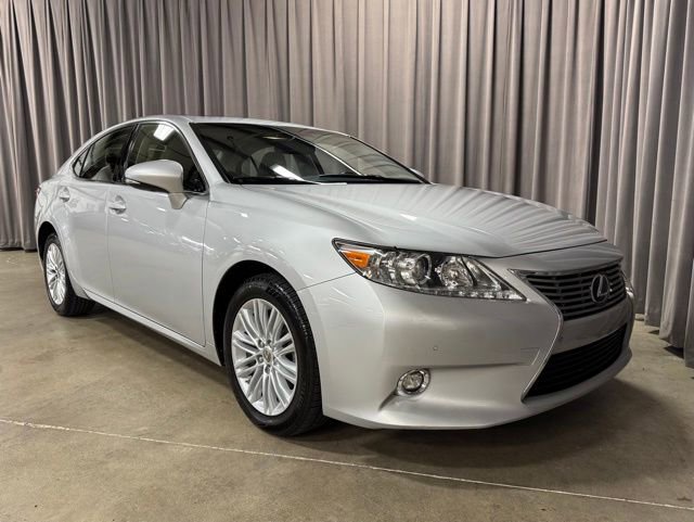 Used 2014 Lexus ES 350 w/ Luxury Package FWD image 1
