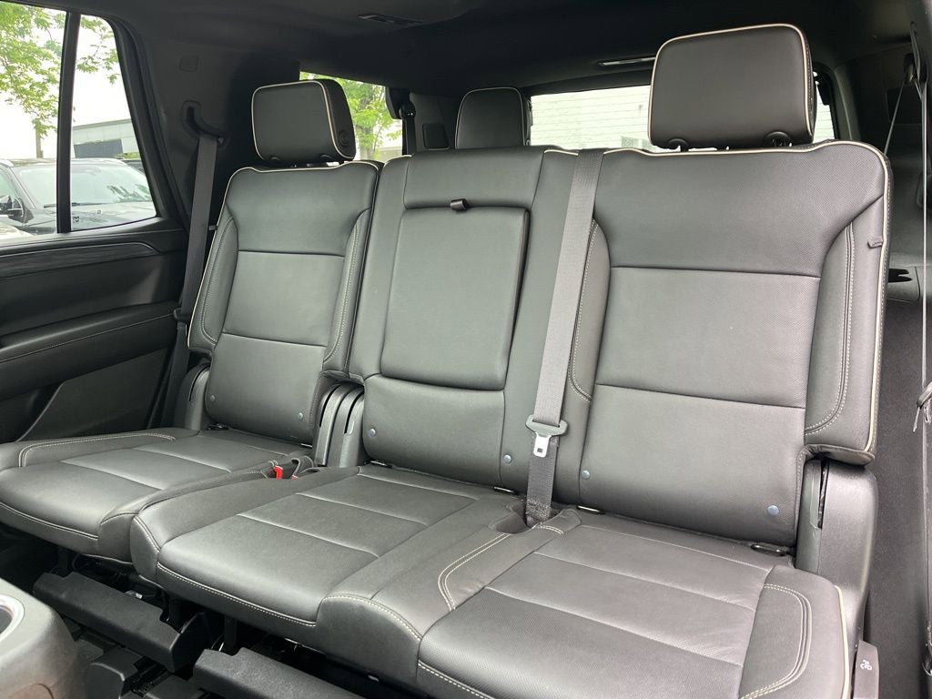 Used 2023 GMC Yukon SLT AWD/4WD image 14