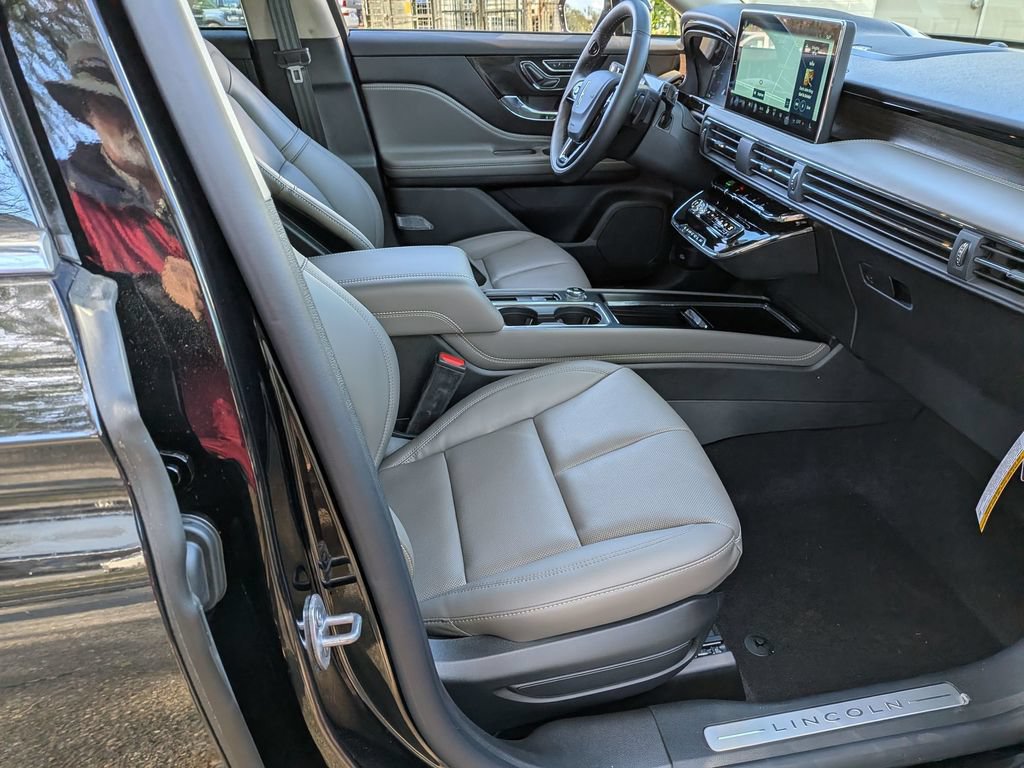 New 2026 Lincoln Corsair Reserve FWD image 21