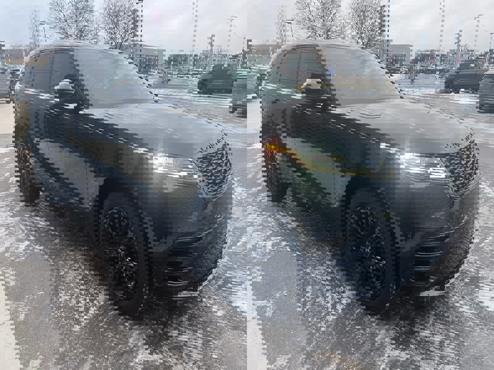 Used 2023 Land Rover Range Rover Velar R-Dynamic S image 6