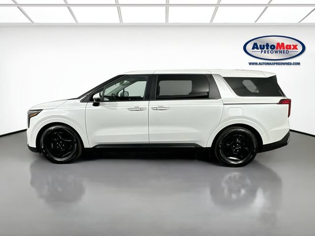 Used 2025 Kia Carnival FWD image 8