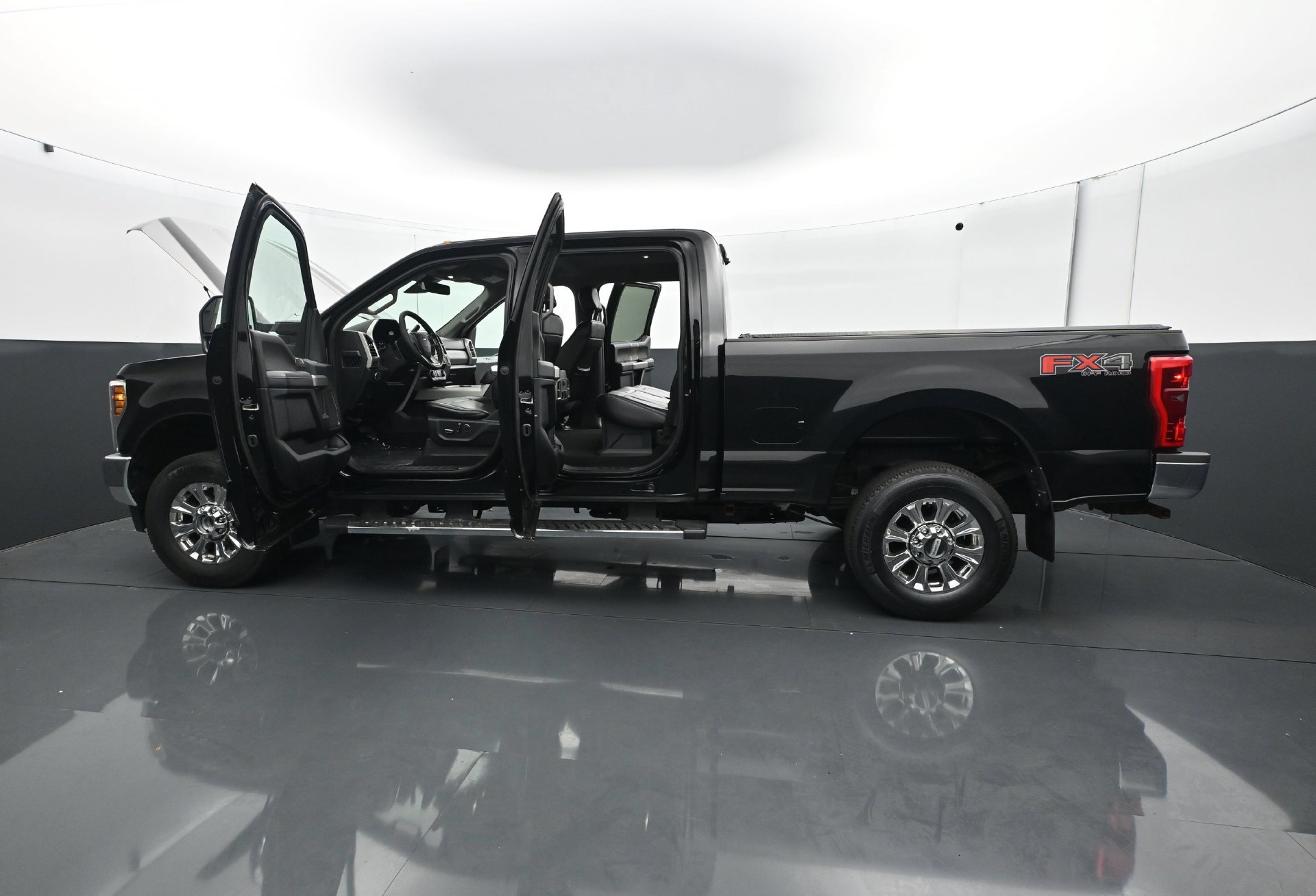 Used 2018 Ford F350 Lariat w/ Lariat Ultimate Package AWD/4WD image 30