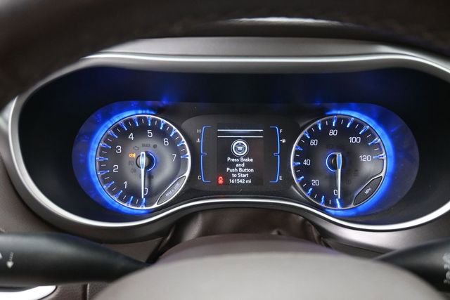 Used 2019 Chrysler Pacifica Touring-L FWD image 15
