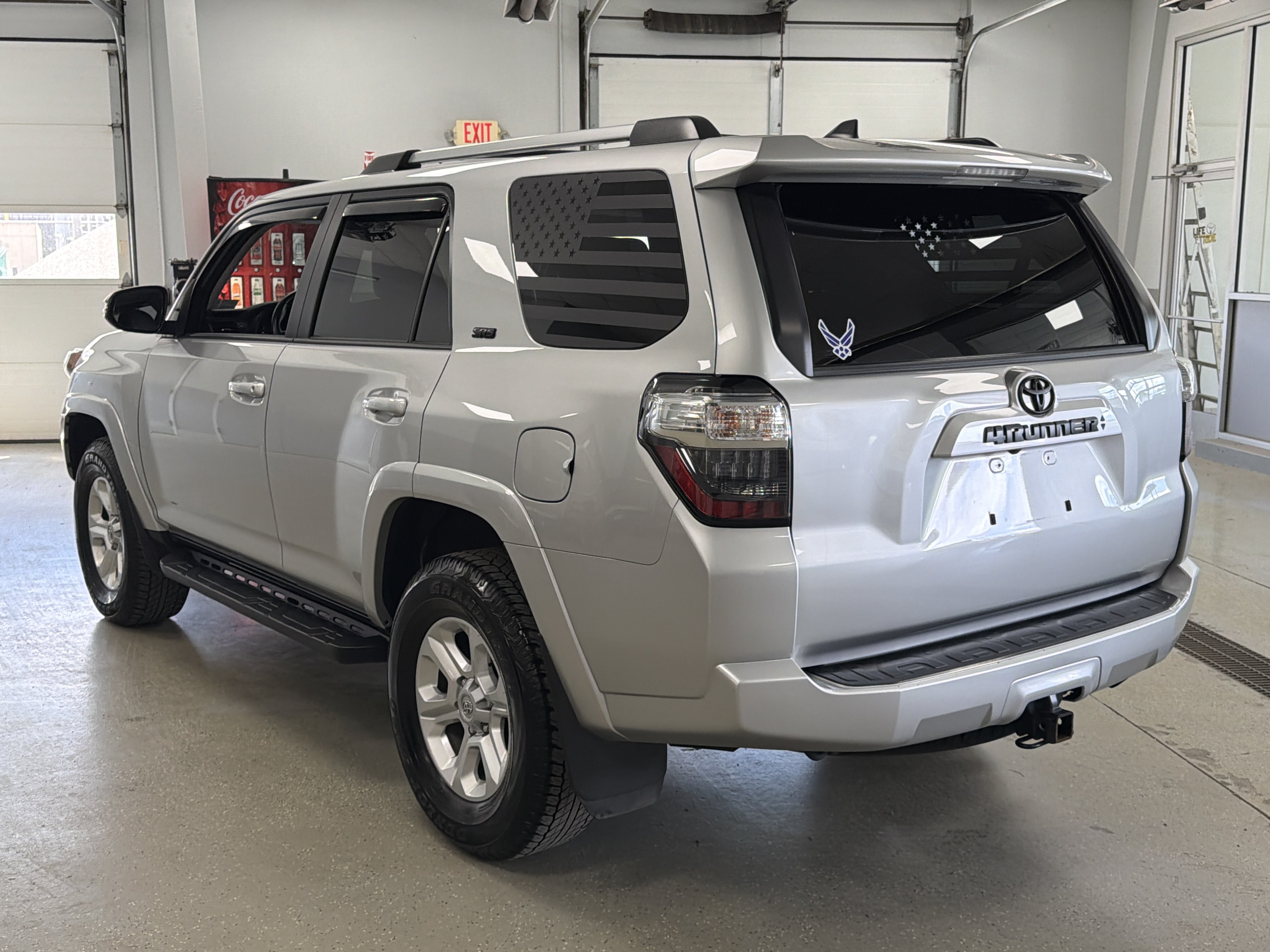 Used 2024 Toyota 4Runner SR5 Premium w/ Moonroof Package AWD/4WD image 4