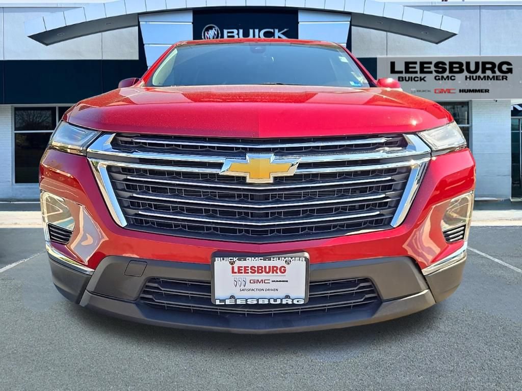 Used 2023 Chevrolet Traverse LT FWD image 2