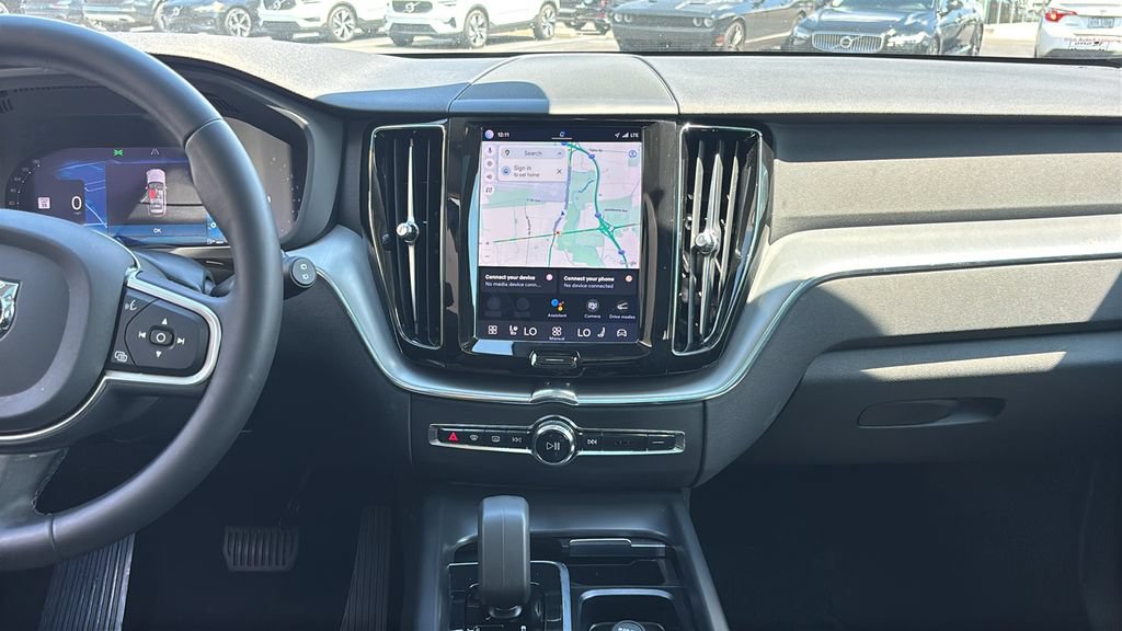 Certified 2023 Volvo XC60 B5 Core w/ Climate Package AWD/4WD image 6