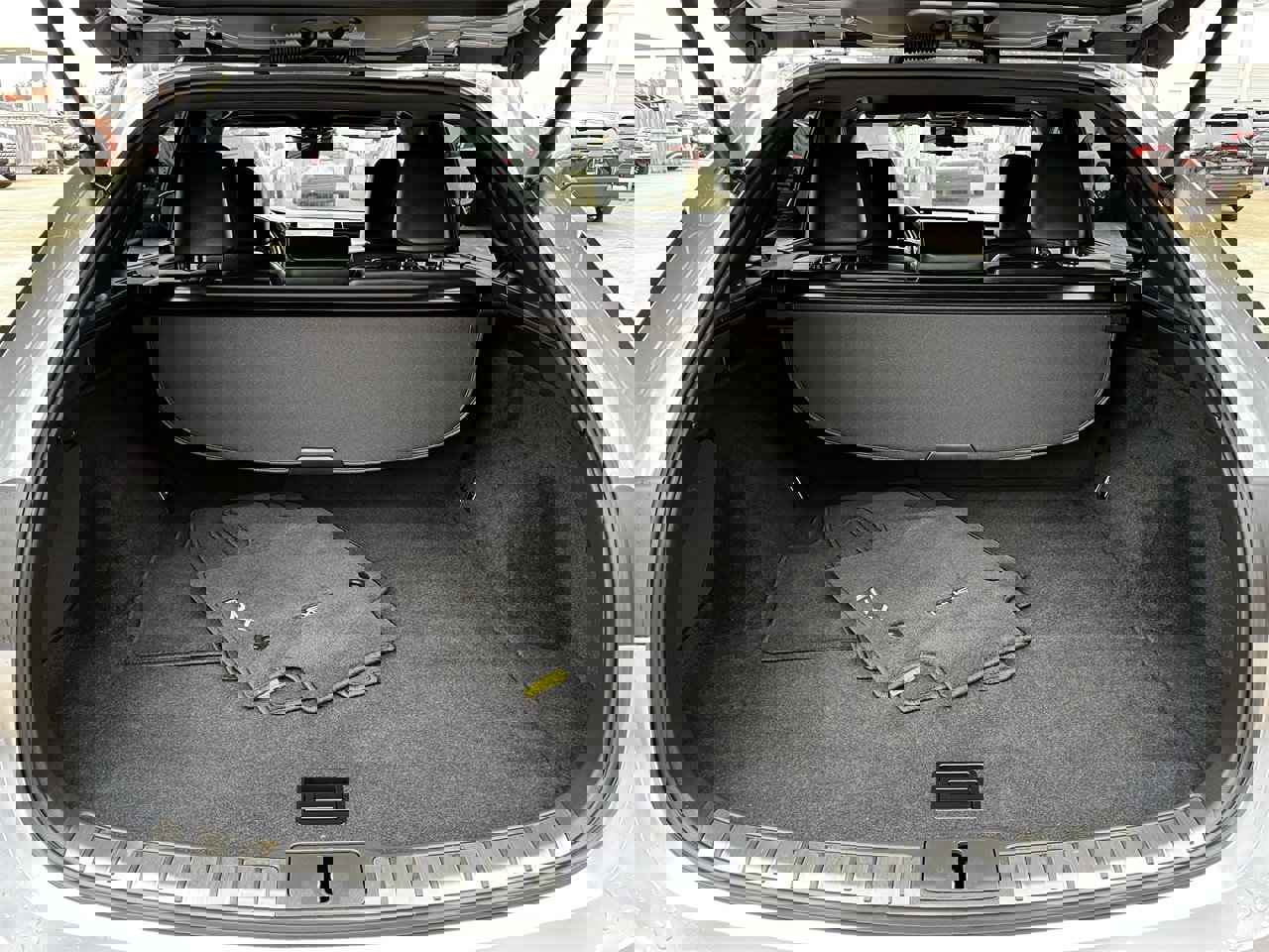 Used 2024 Lexus RX 450h AWD w/ Luxury Package image 28