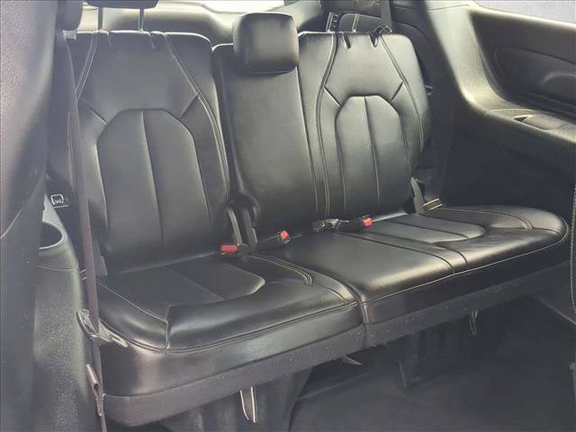 Used 2025 Chrysler Pacifica Select FWD image 18