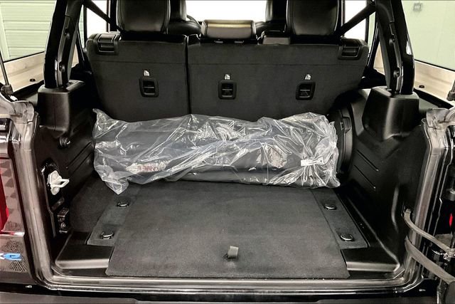 Used 2023 Jeep Wrangler Unlimited Sahara w/ Cold Weather Group image 39