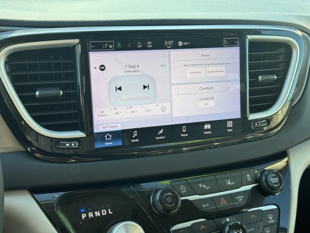 Used 2023 Chrysler Pacifica Touring-L image 27