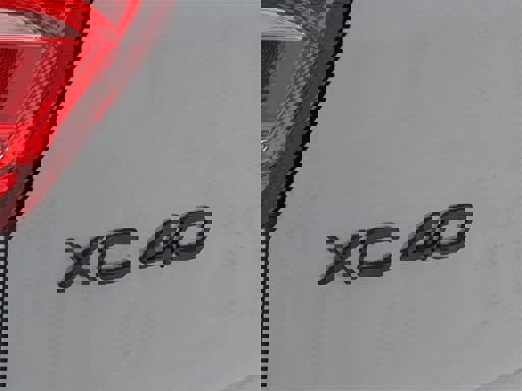 New 2026 Volvo XC40 B5 Ultra w/ Protection Package Premier image 13