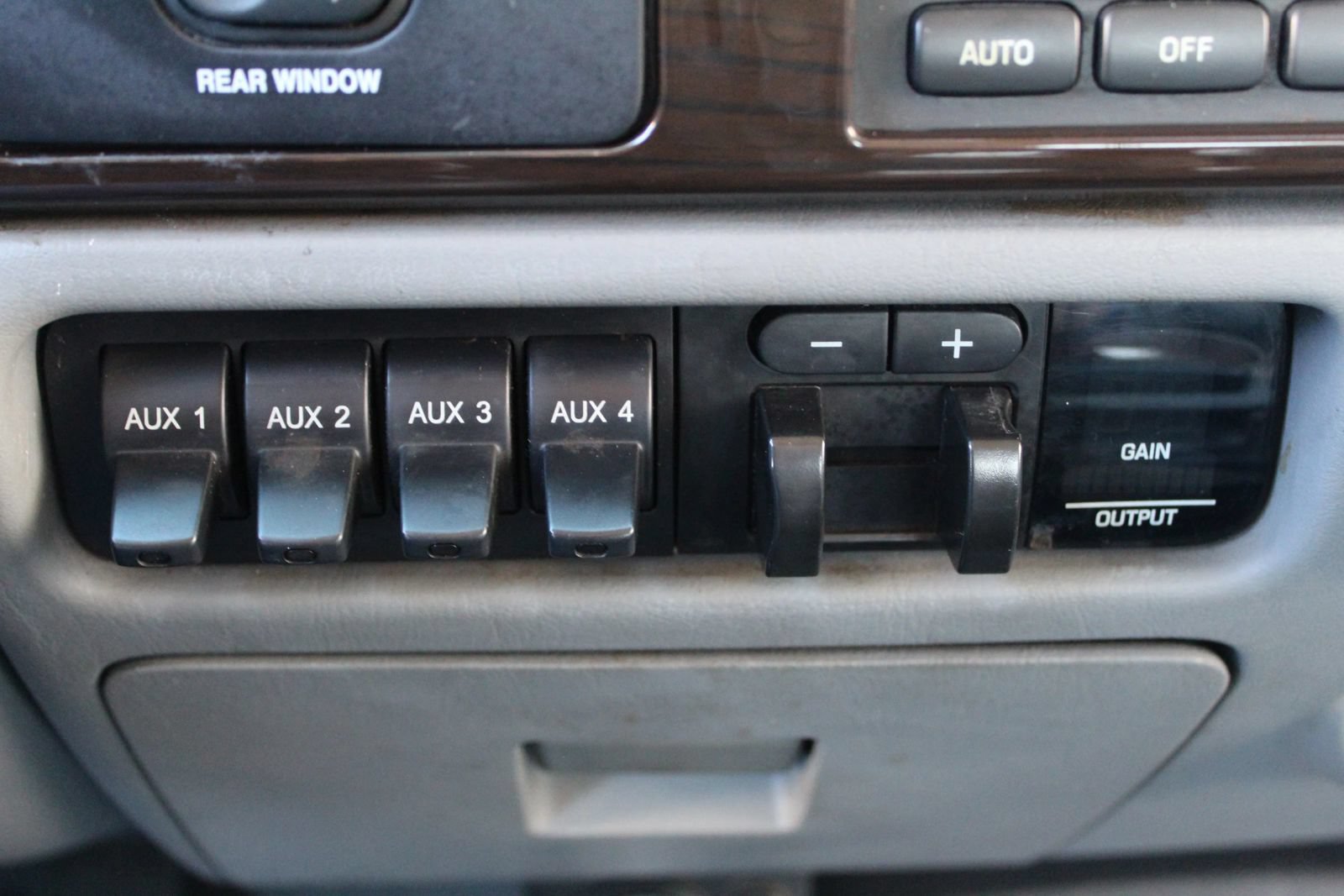 Used 2005 Ford F350 Lariat RWD image 22